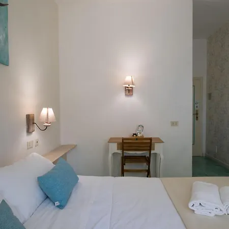 Hotel Punto 3*